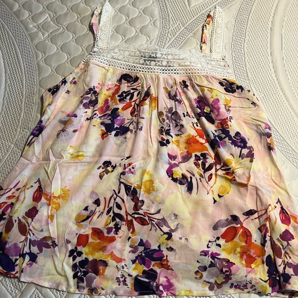 Torrid size 1x (14/16), new with tags.